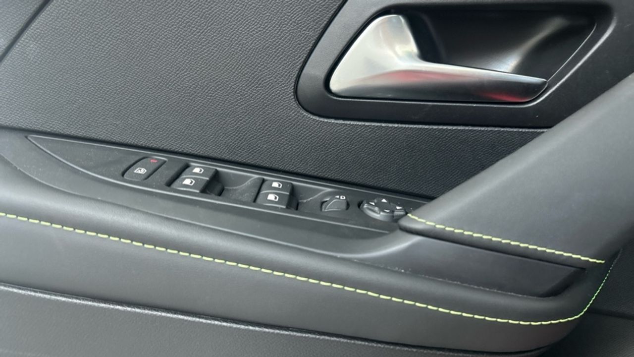 Foto Peugeot 208 19