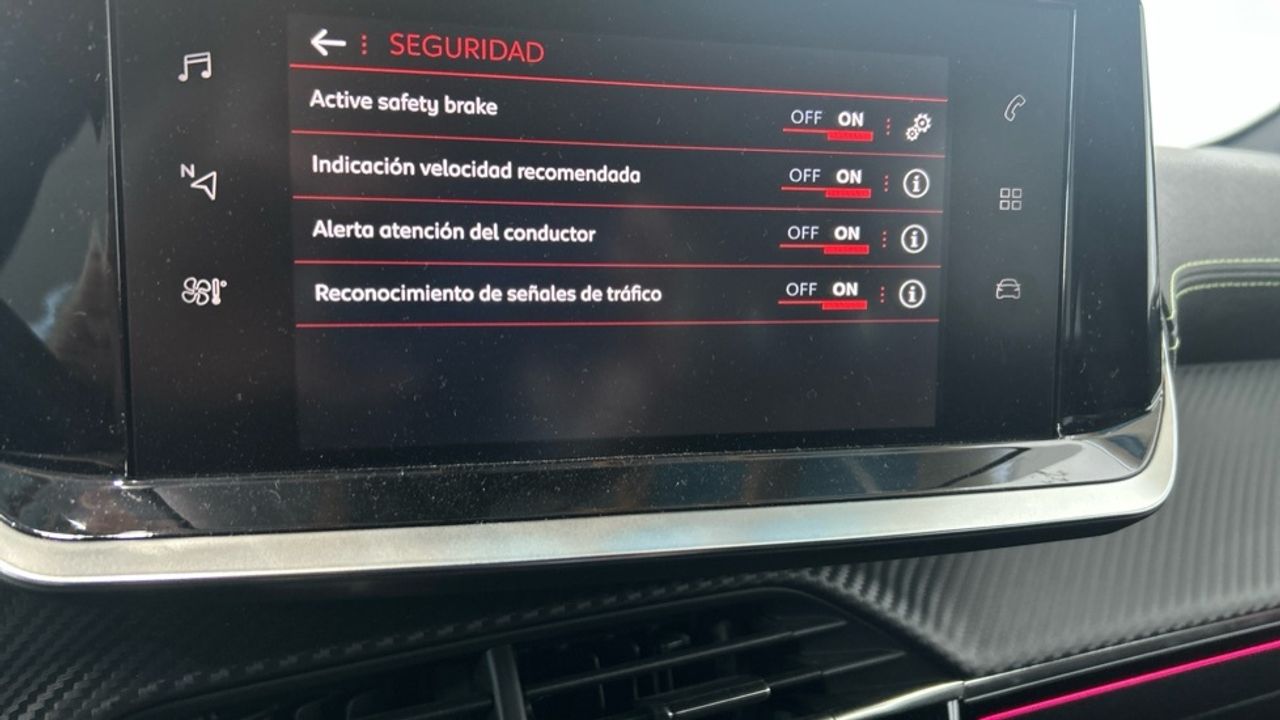 Foto Peugeot 208 28