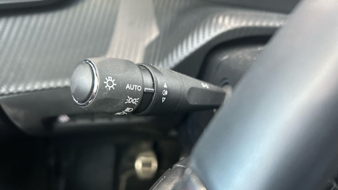 Foto Peugeot 208 30