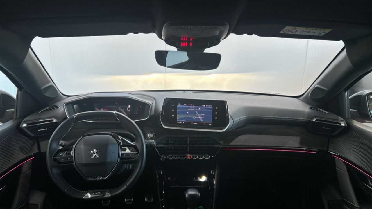 Foto Peugeot 208 8