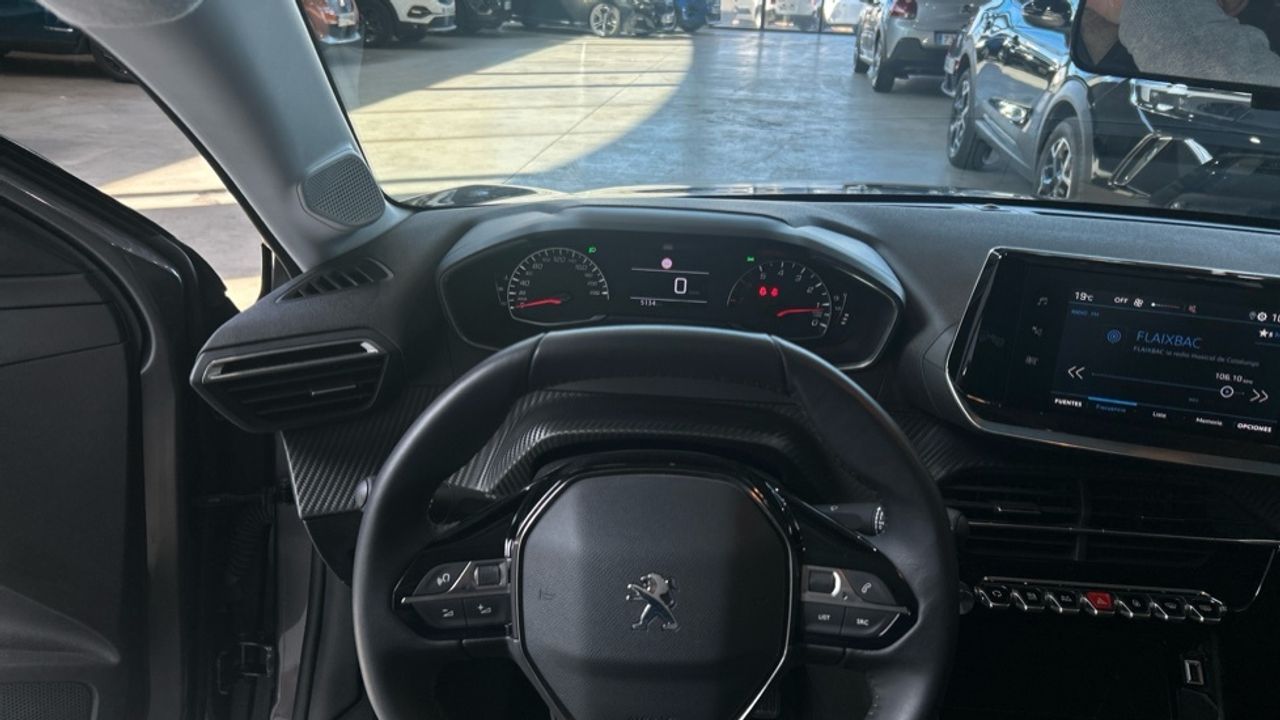 Foto Peugeot 208 9