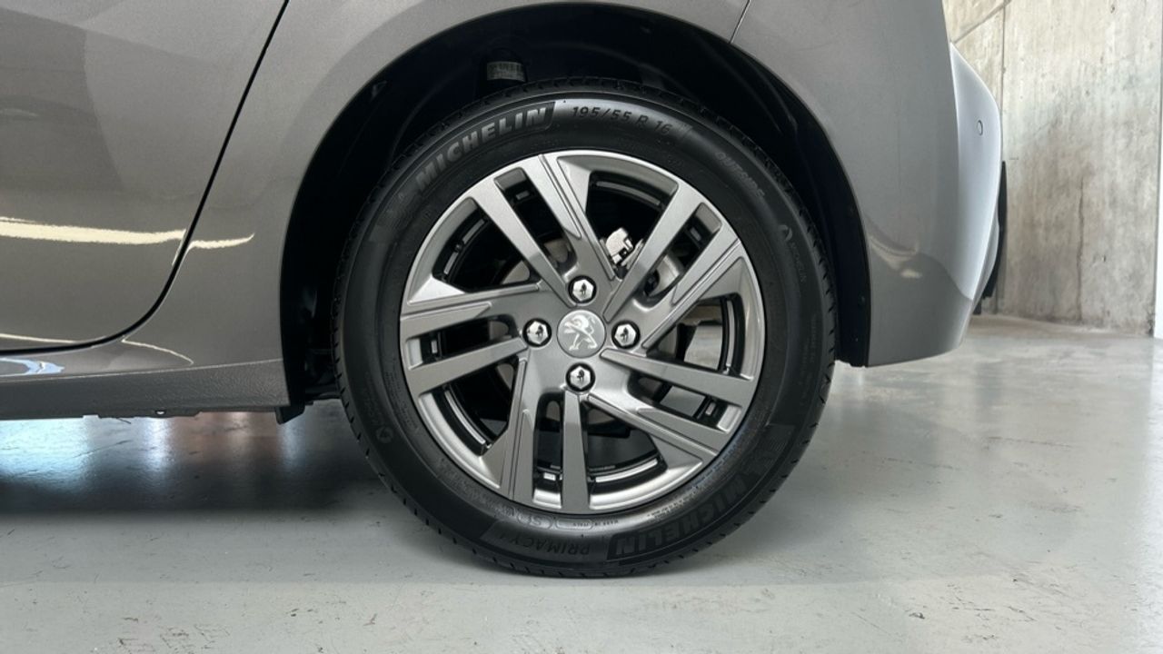 Foto Peugeot 208 13