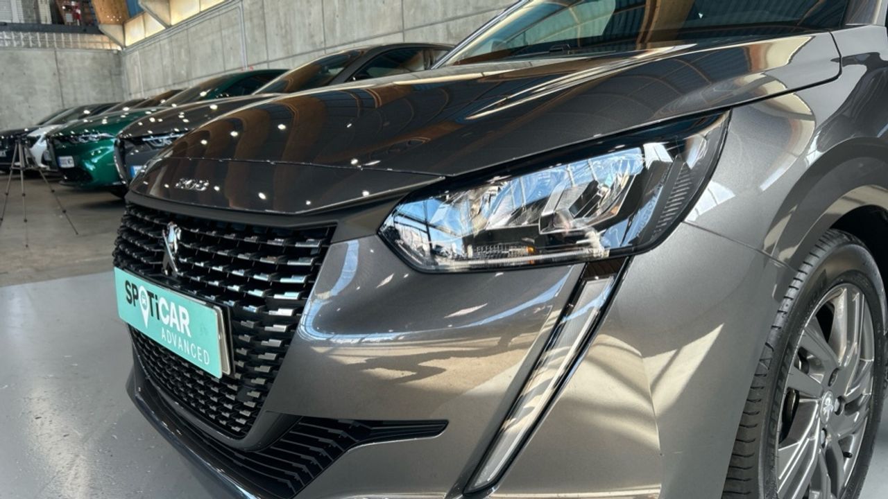 Foto Peugeot 208 16