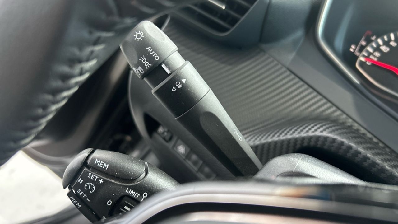 Foto Peugeot 208 34