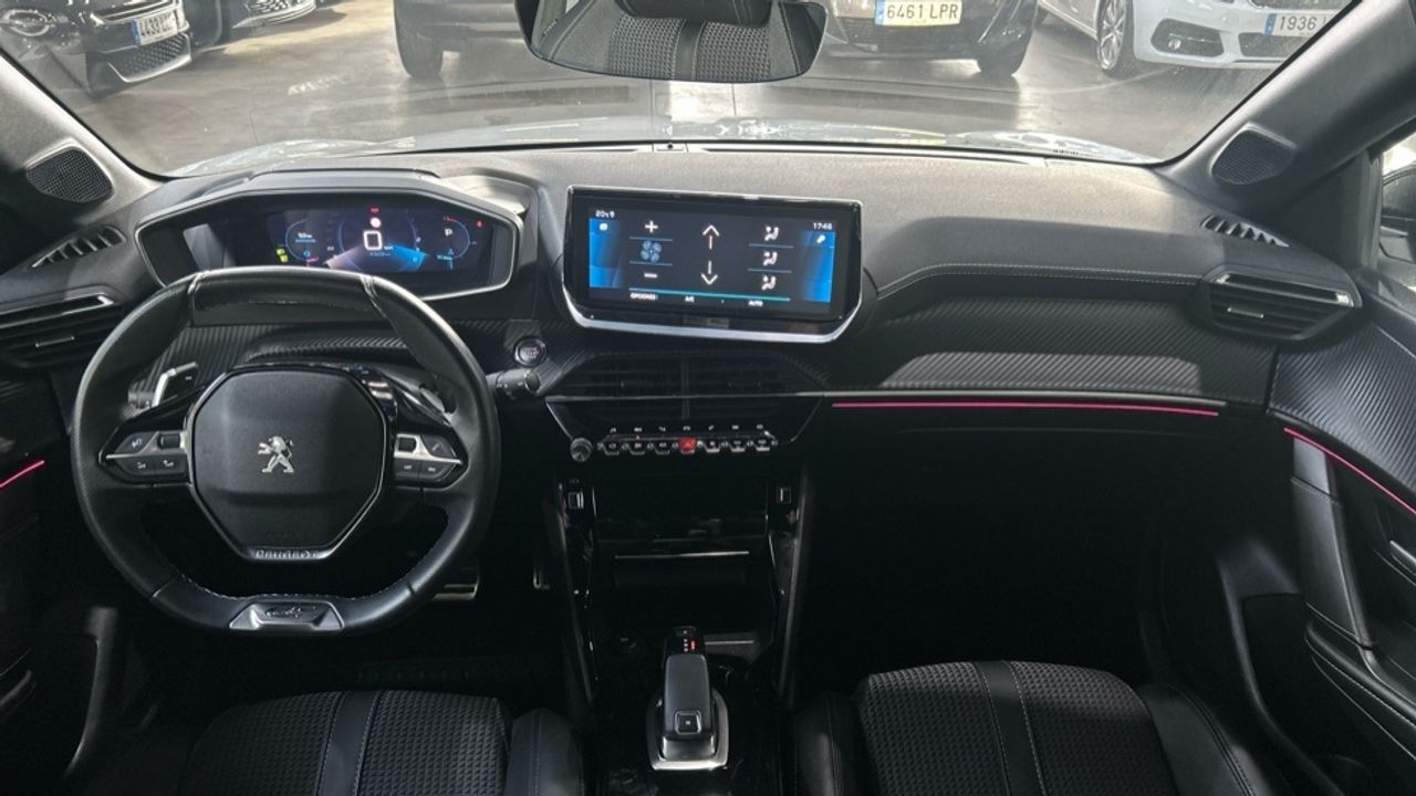 Foto Peugeot 208 8