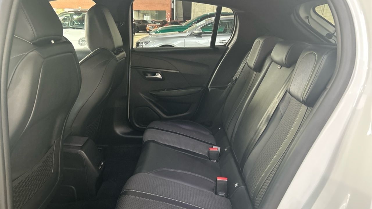 Foto Peugeot 208 12