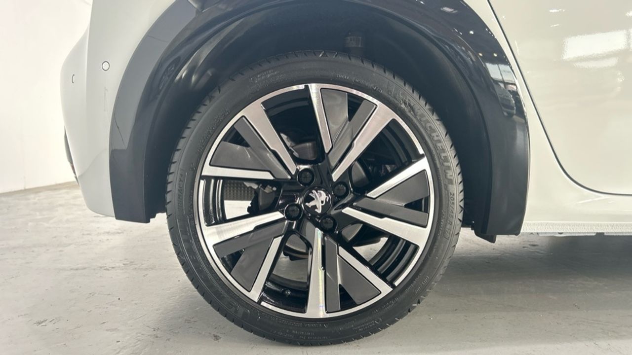 Foto Peugeot 208 13