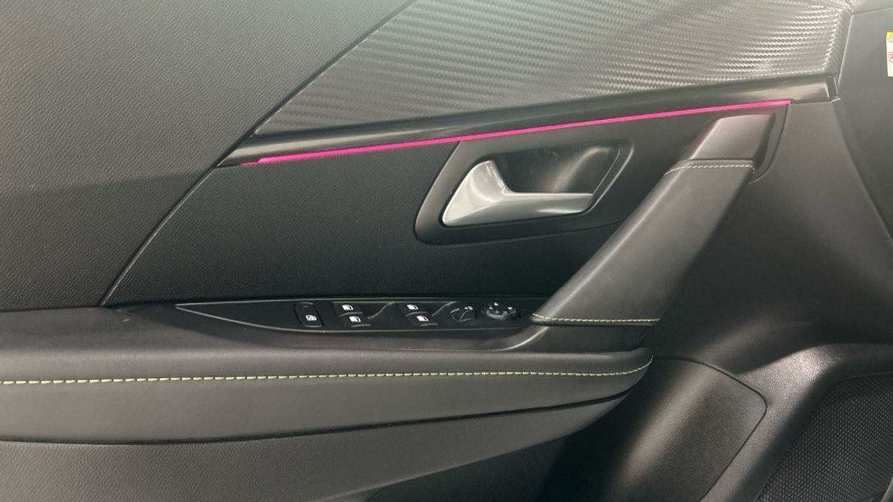 Foto Peugeot 208 32