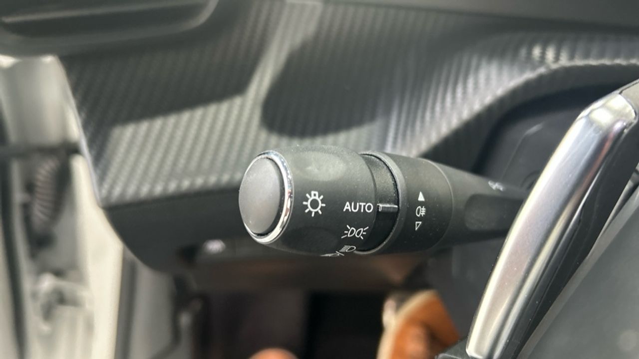 Foto Peugeot 208 34