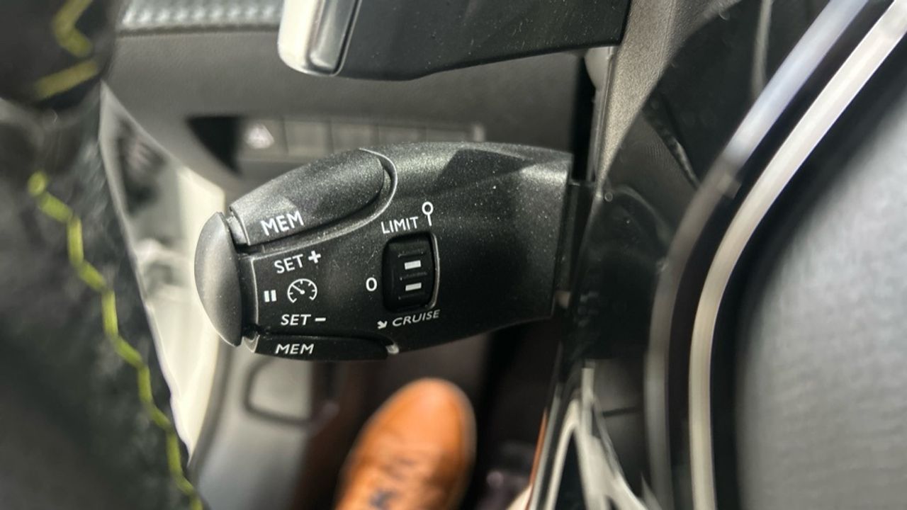 Foto Peugeot 208 35