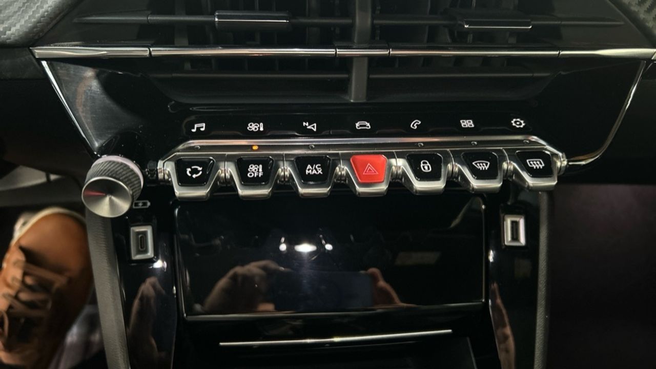 Foto Peugeot 208 37