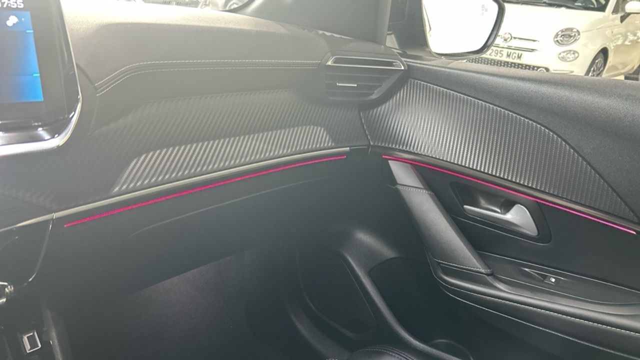 Foto Peugeot 208 38