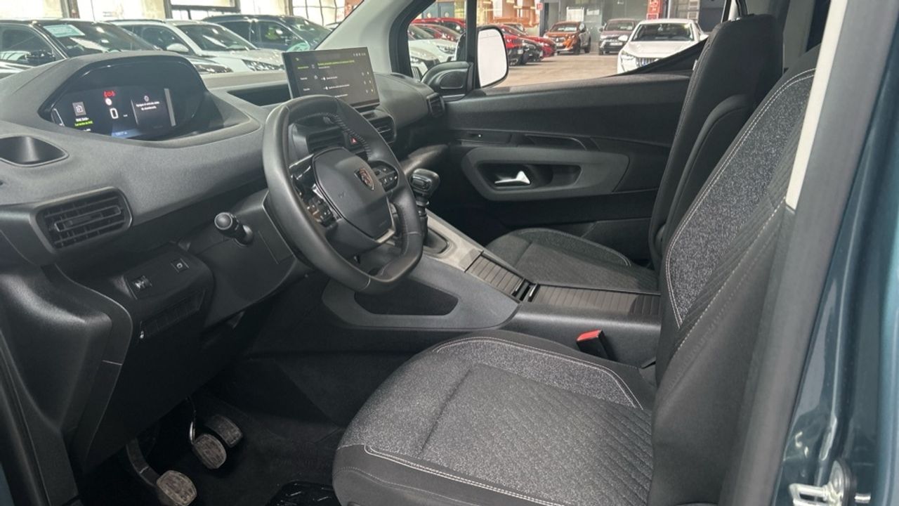 Foto Peugeot Rifter 11