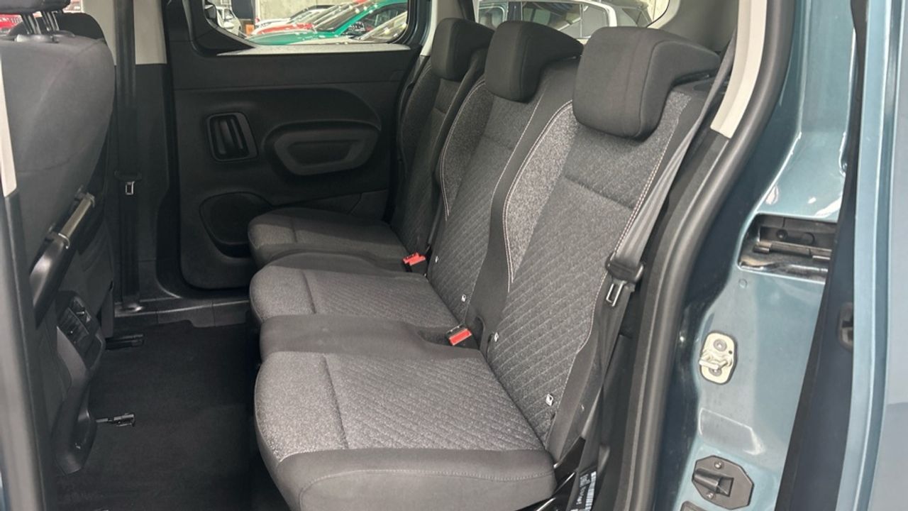Foto Peugeot Rifter 12