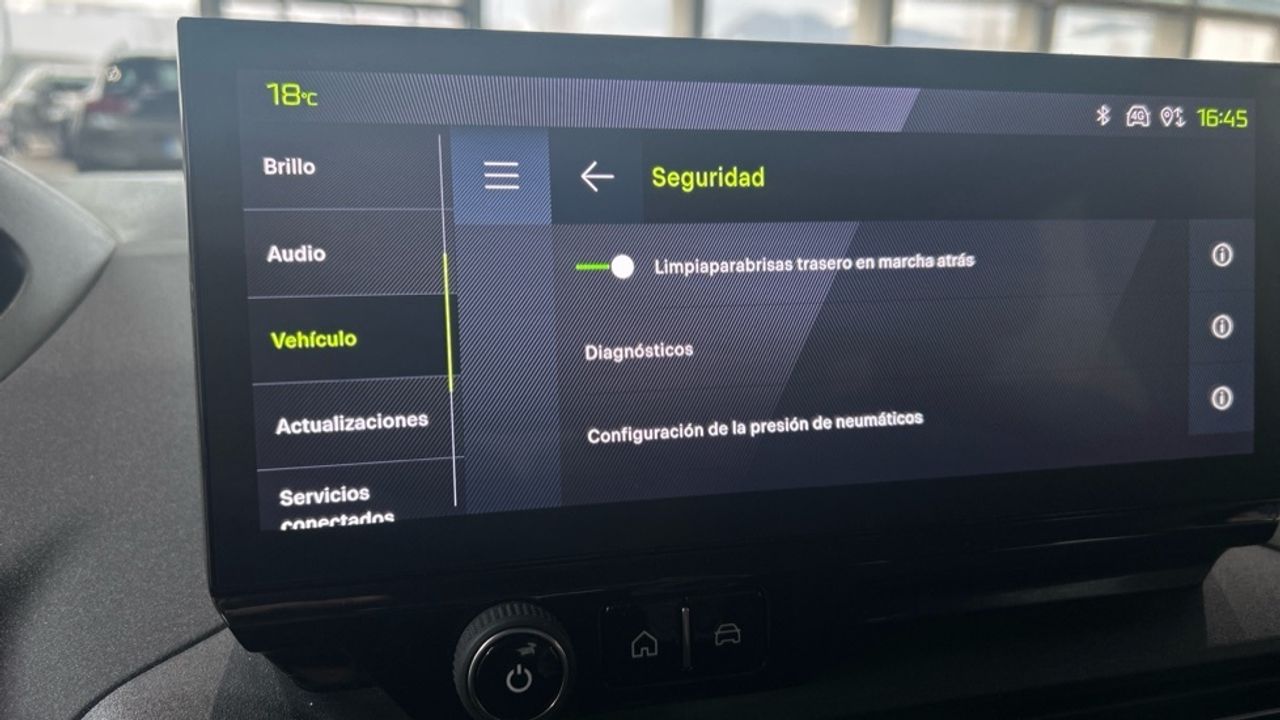 Foto Peugeot Rifter 41