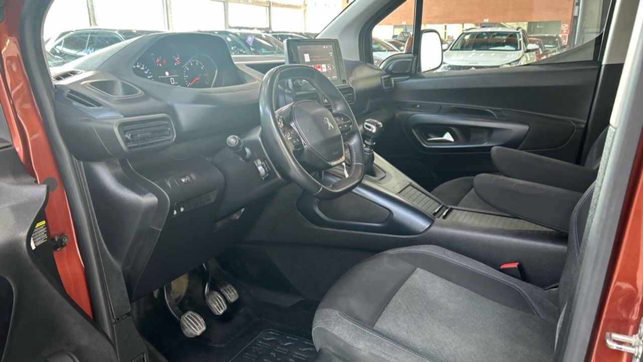 Foto Peugeot Rifter 11