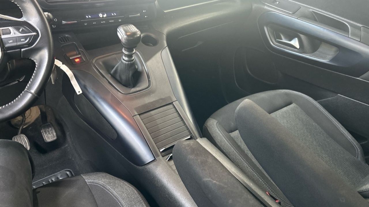 Foto Peugeot Rifter 14