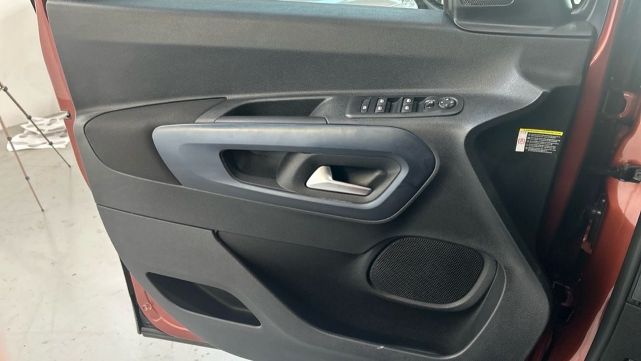 Foto Peugeot Rifter 19