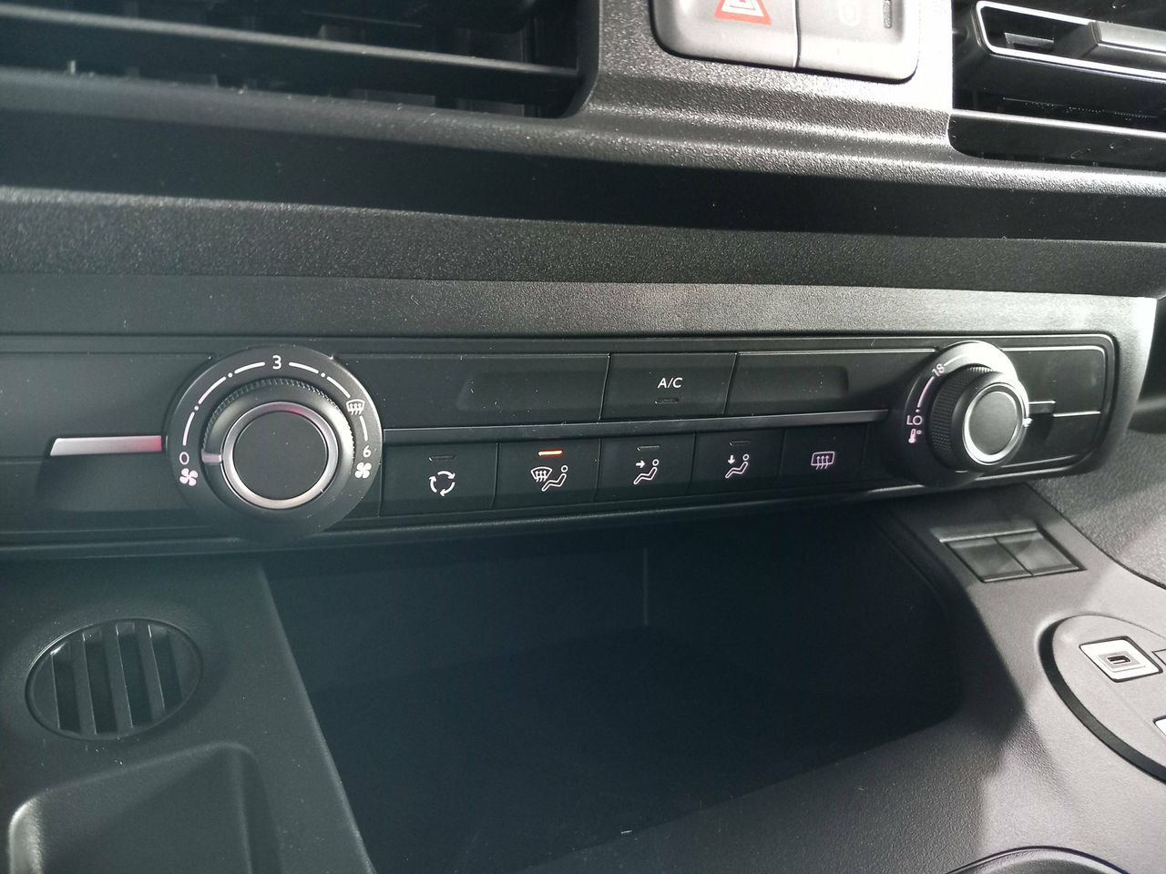 Foto Peugeot Rifter 28