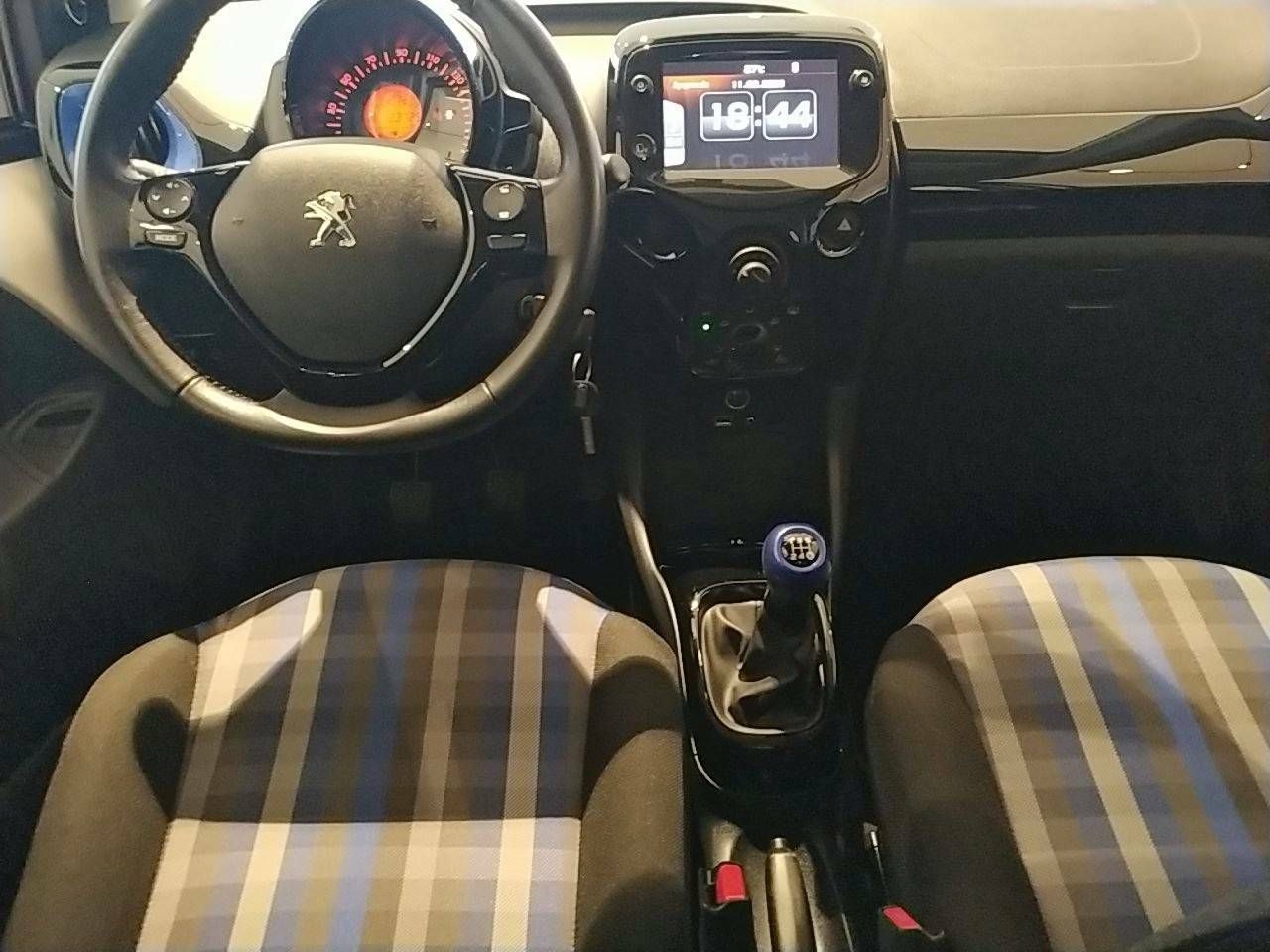 Foto Peugeot 108 8