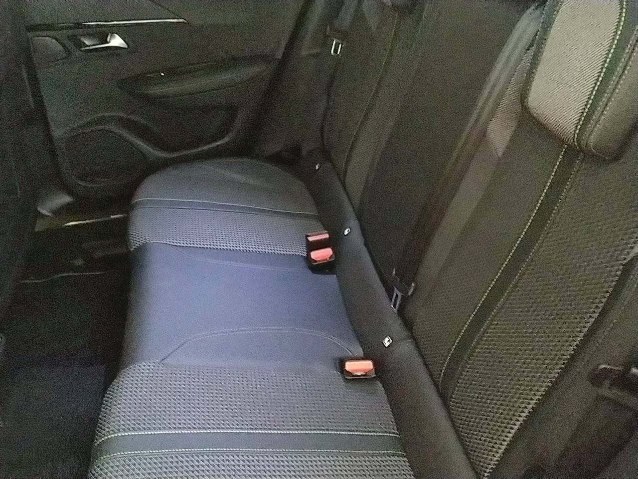 Foto Peugeot 2008 10