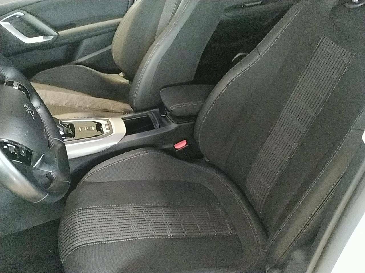 Foto Peugeot 308 9