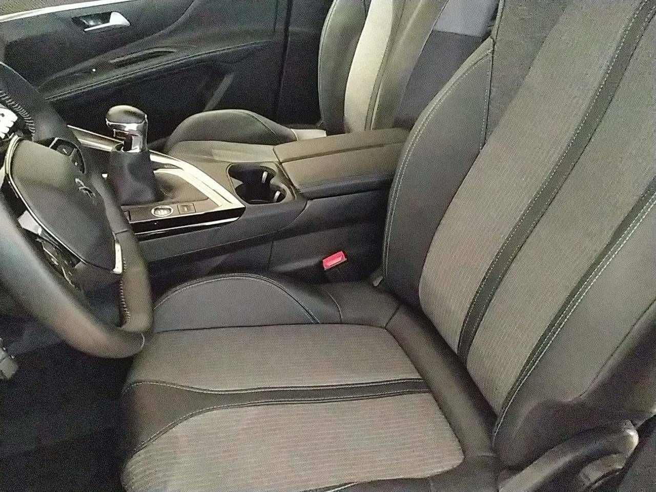 Foto Peugeot 5008 9