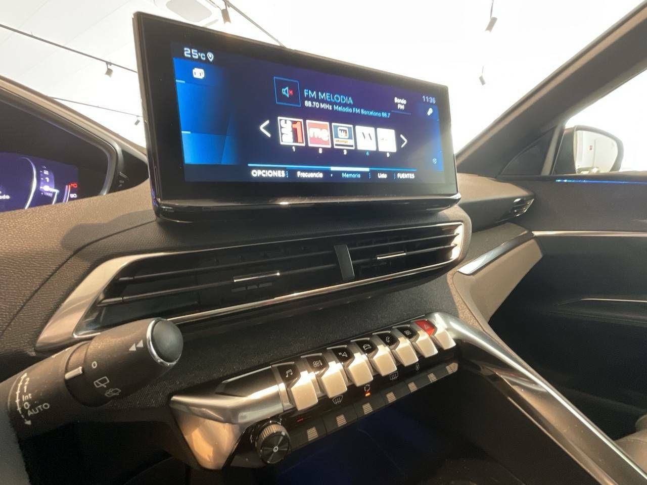 Foto Peugeot 5008 14