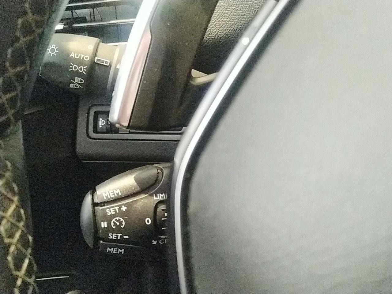 Foto Peugeot 5008 25
