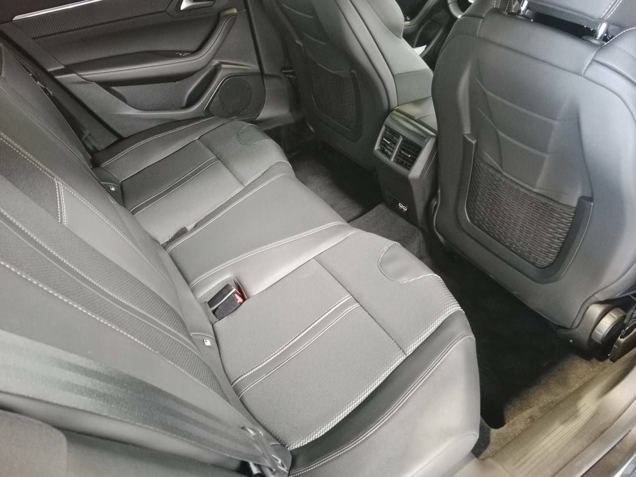 Foto Peugeot 508 24