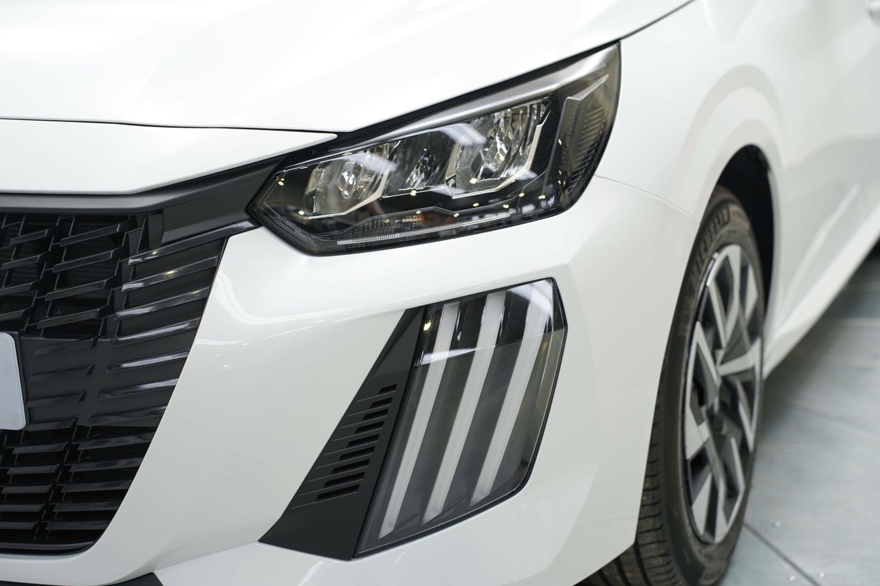 Foto Peugeot 208 8