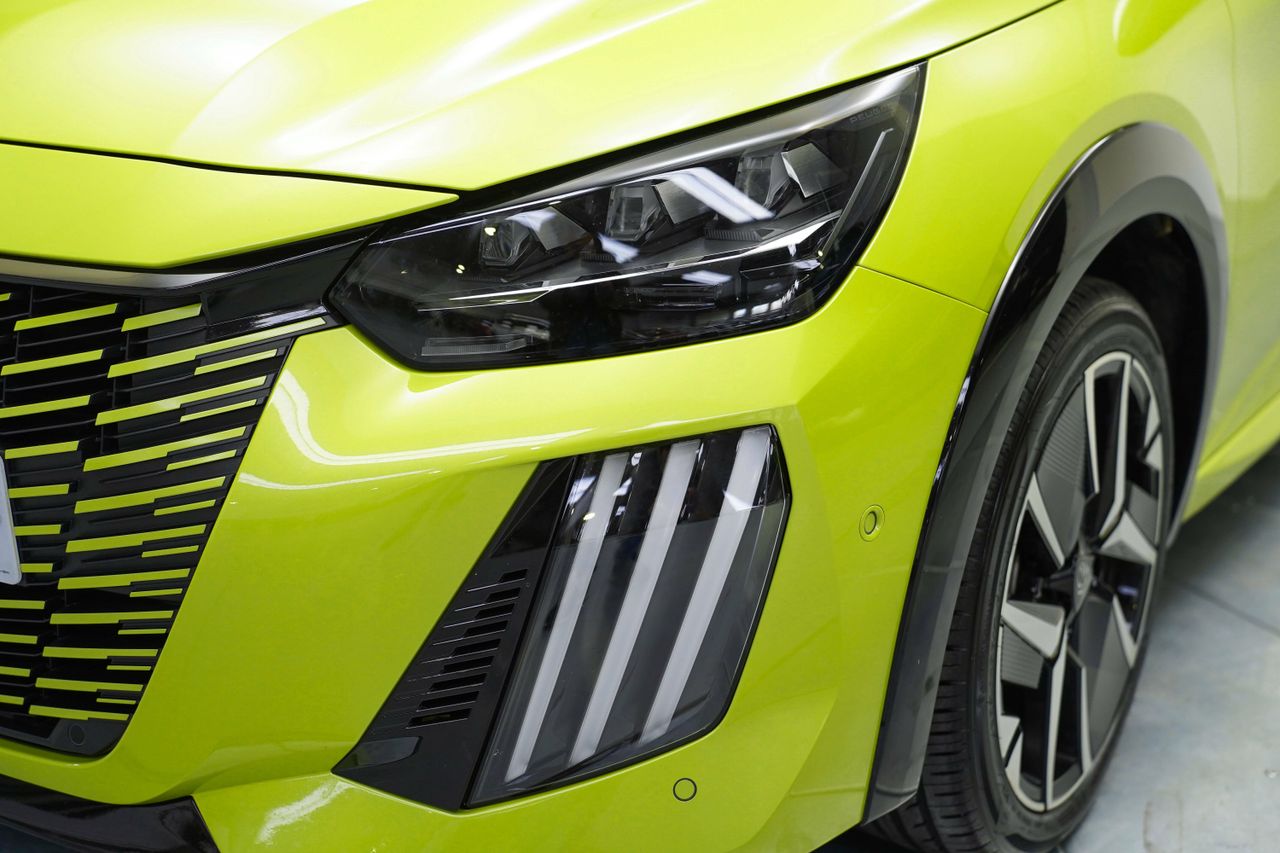 Foto Peugeot 208 8