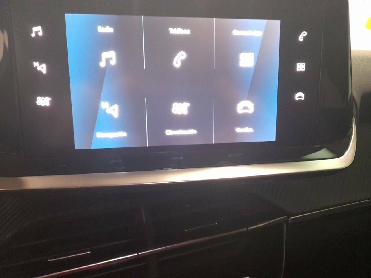 Foto Peugeot 2008 12