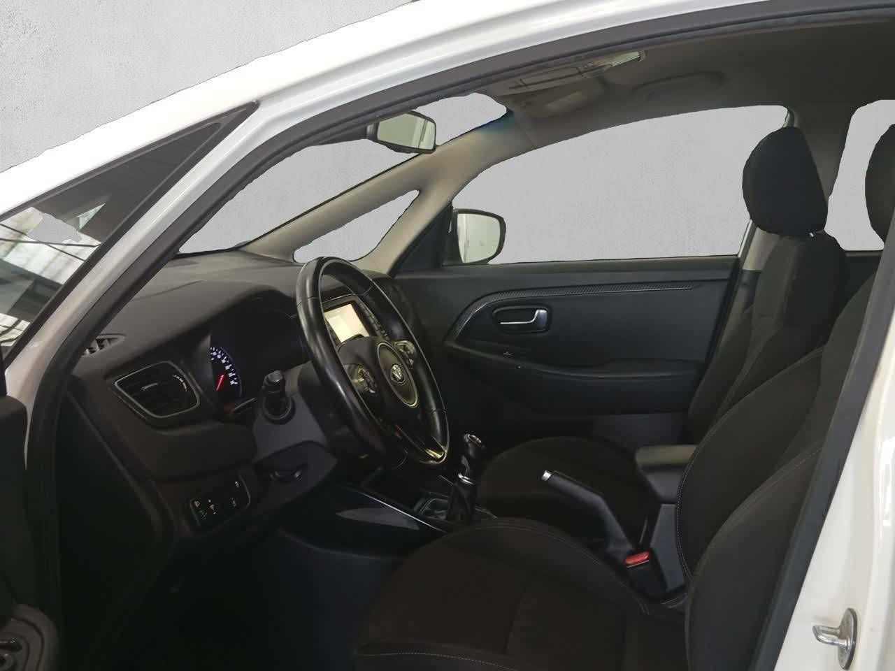 Foto Kia Carens 7