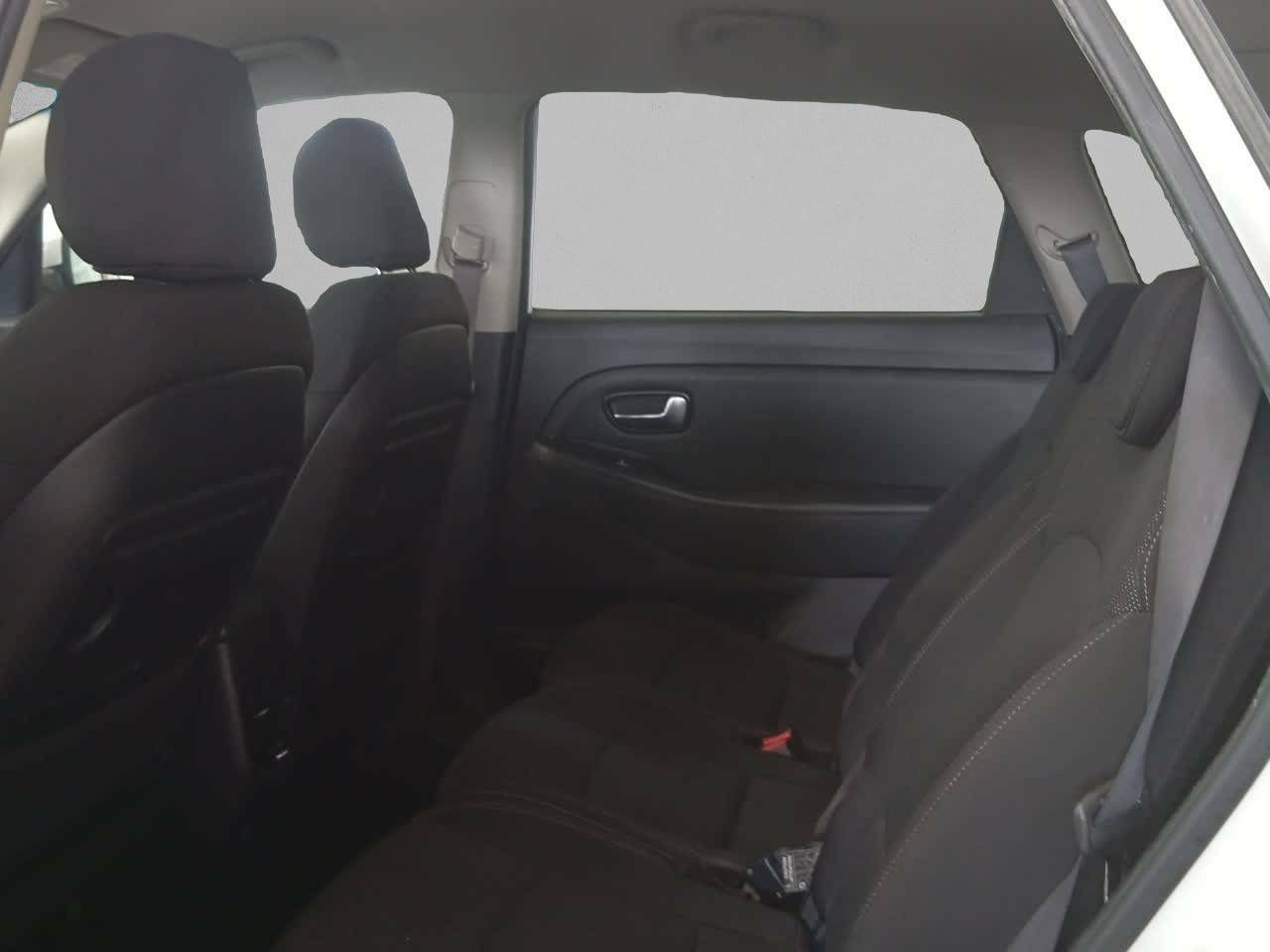 Foto Kia Carens 8