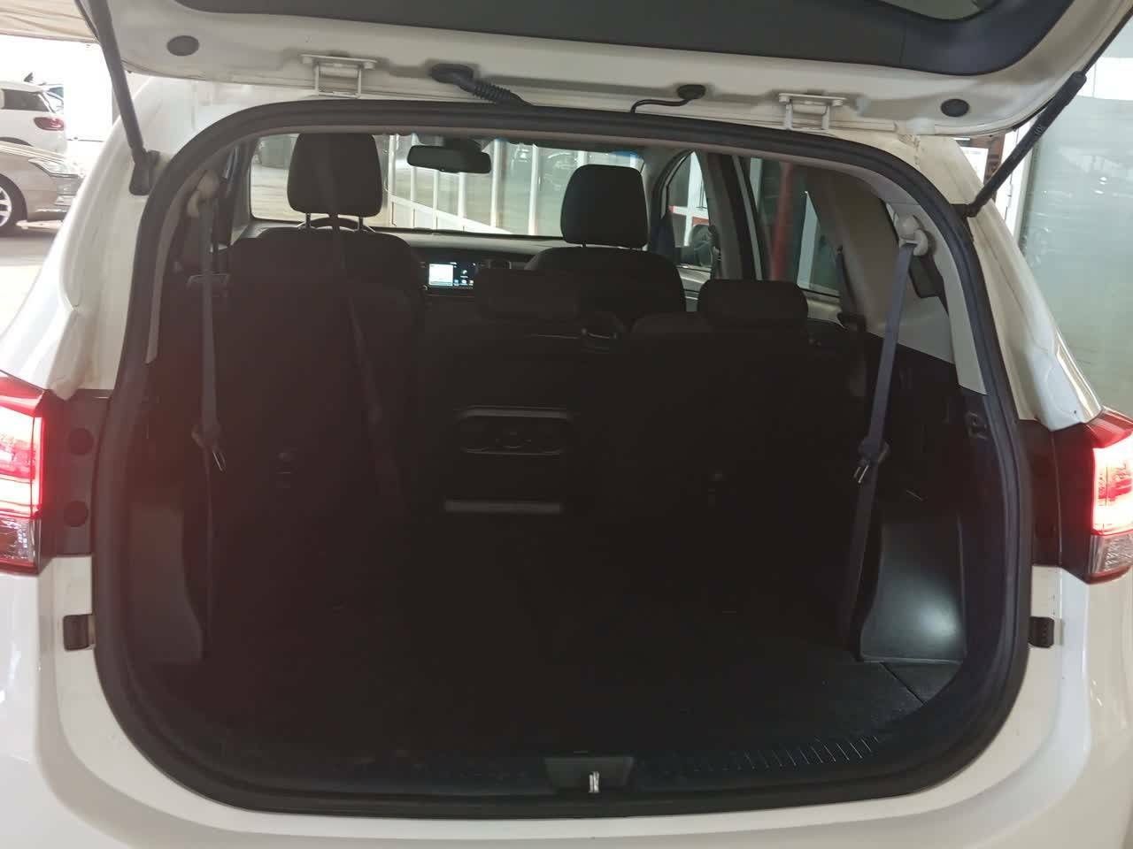 Foto Kia Carens 9