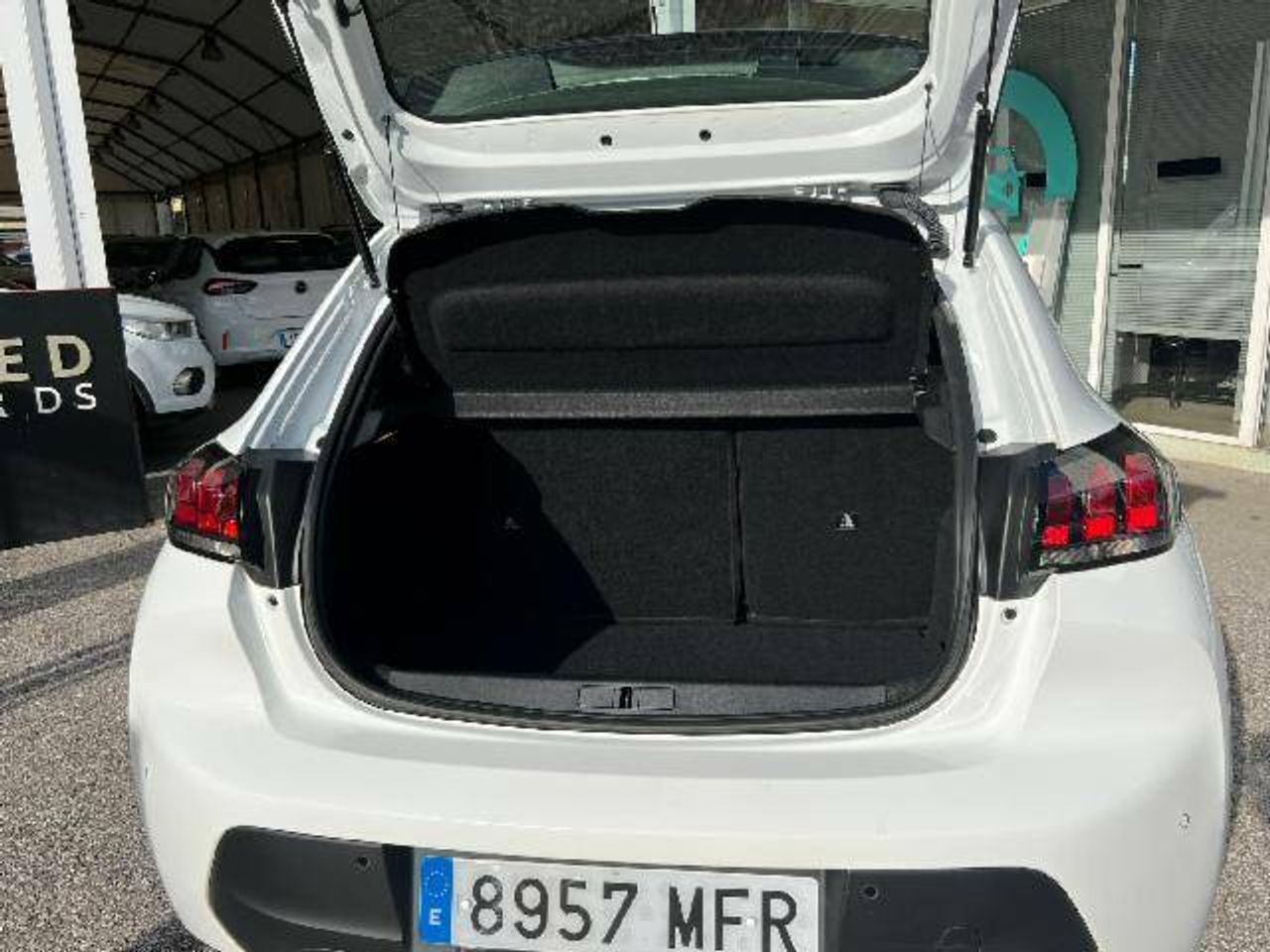 Foto Peugeot 208 9