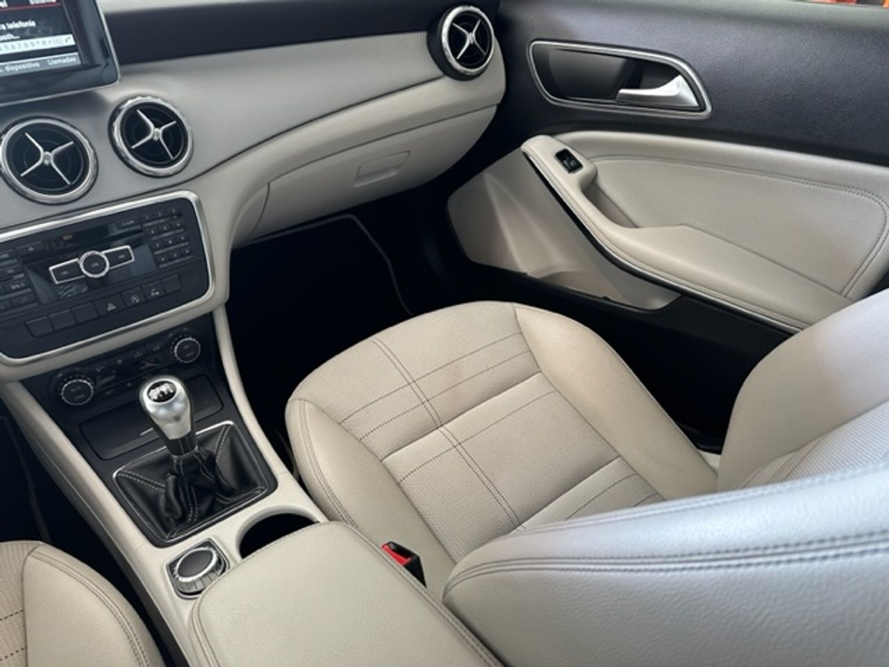 Foto Mercedes-Benz Clase GLA 17