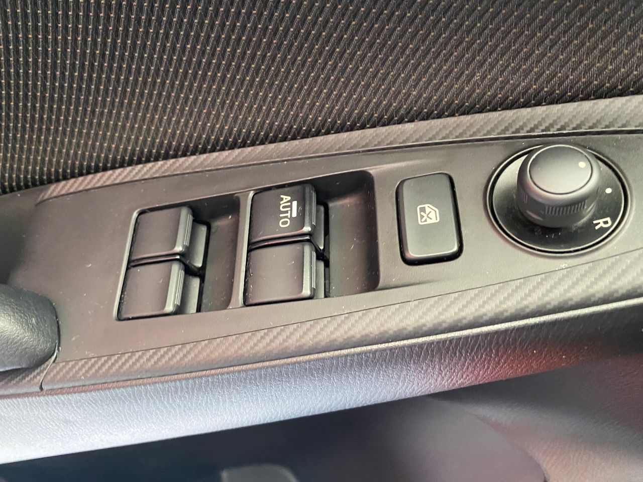 Foto Mazda Mazda2 16