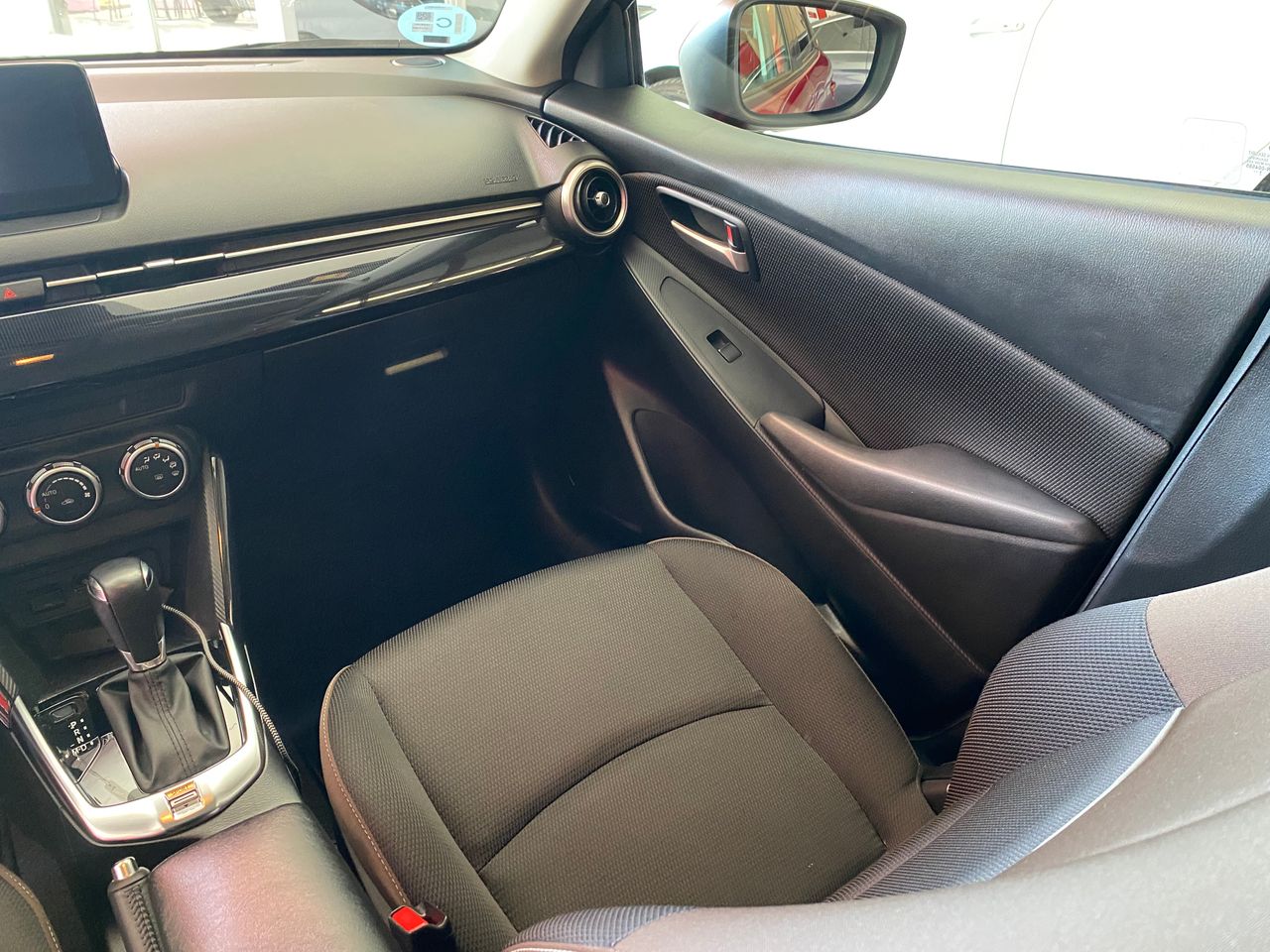 Foto Mazda Mazda2 18