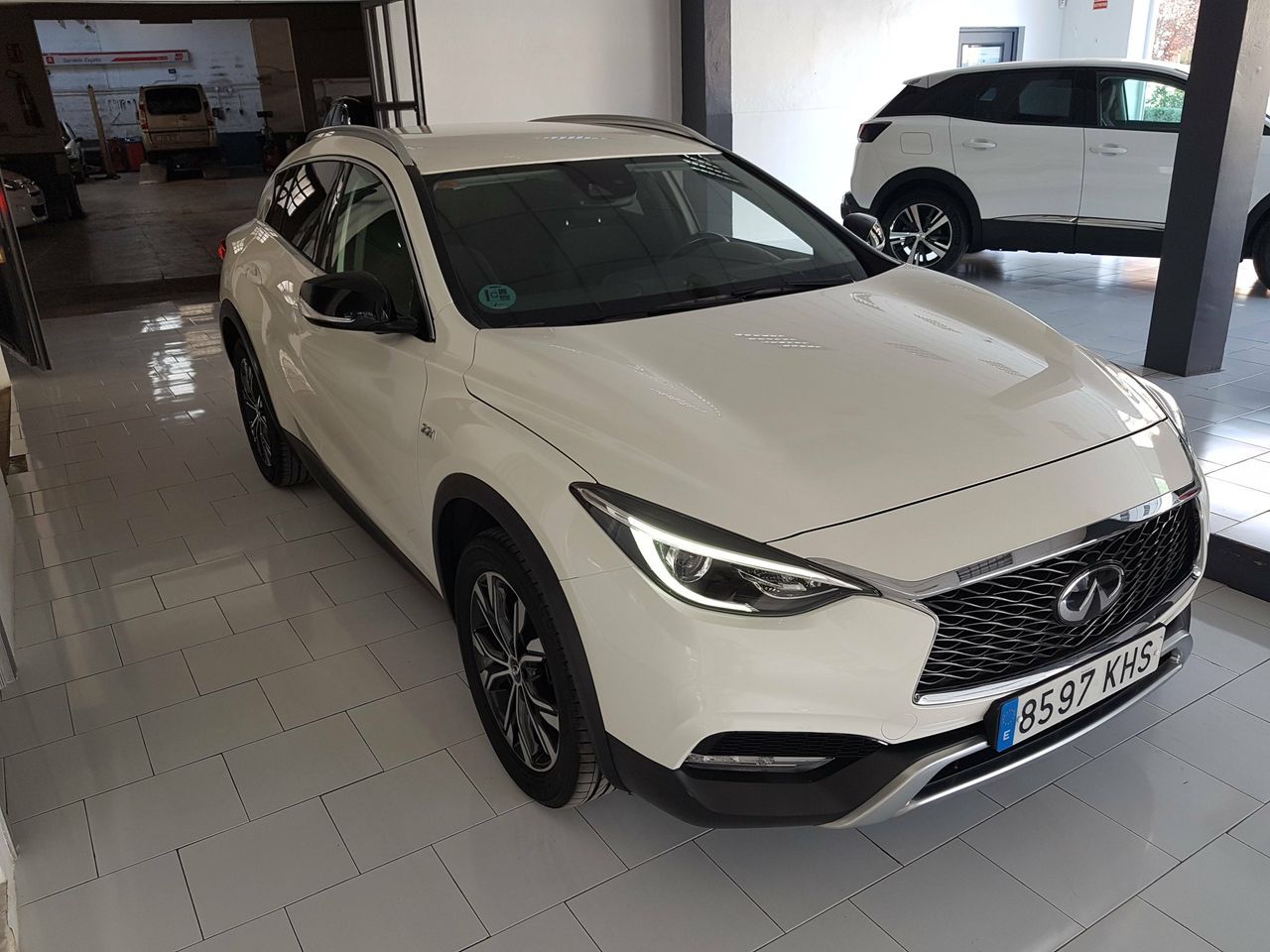 Foto Infiniti QX30 3