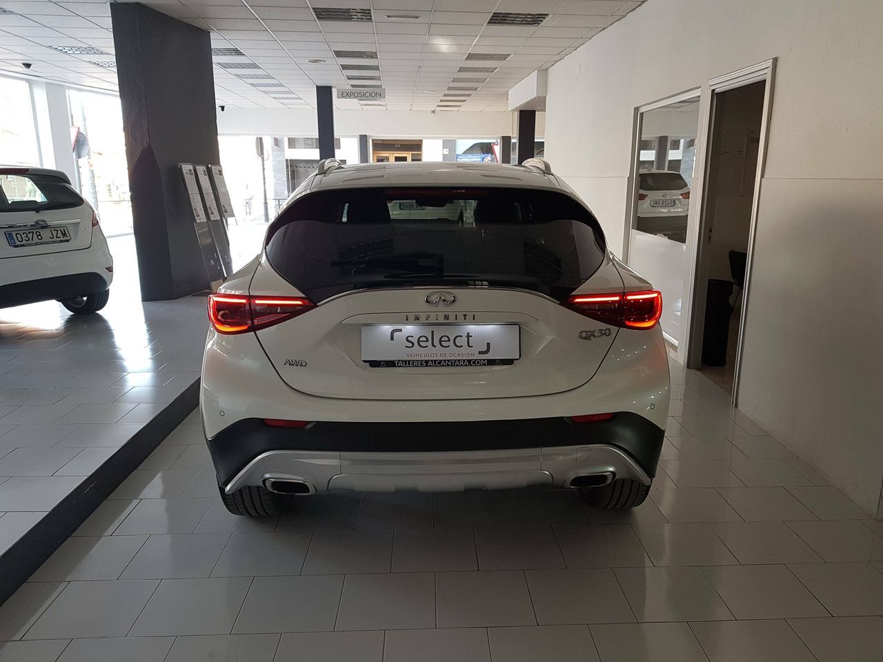 Foto Infiniti QX30 24