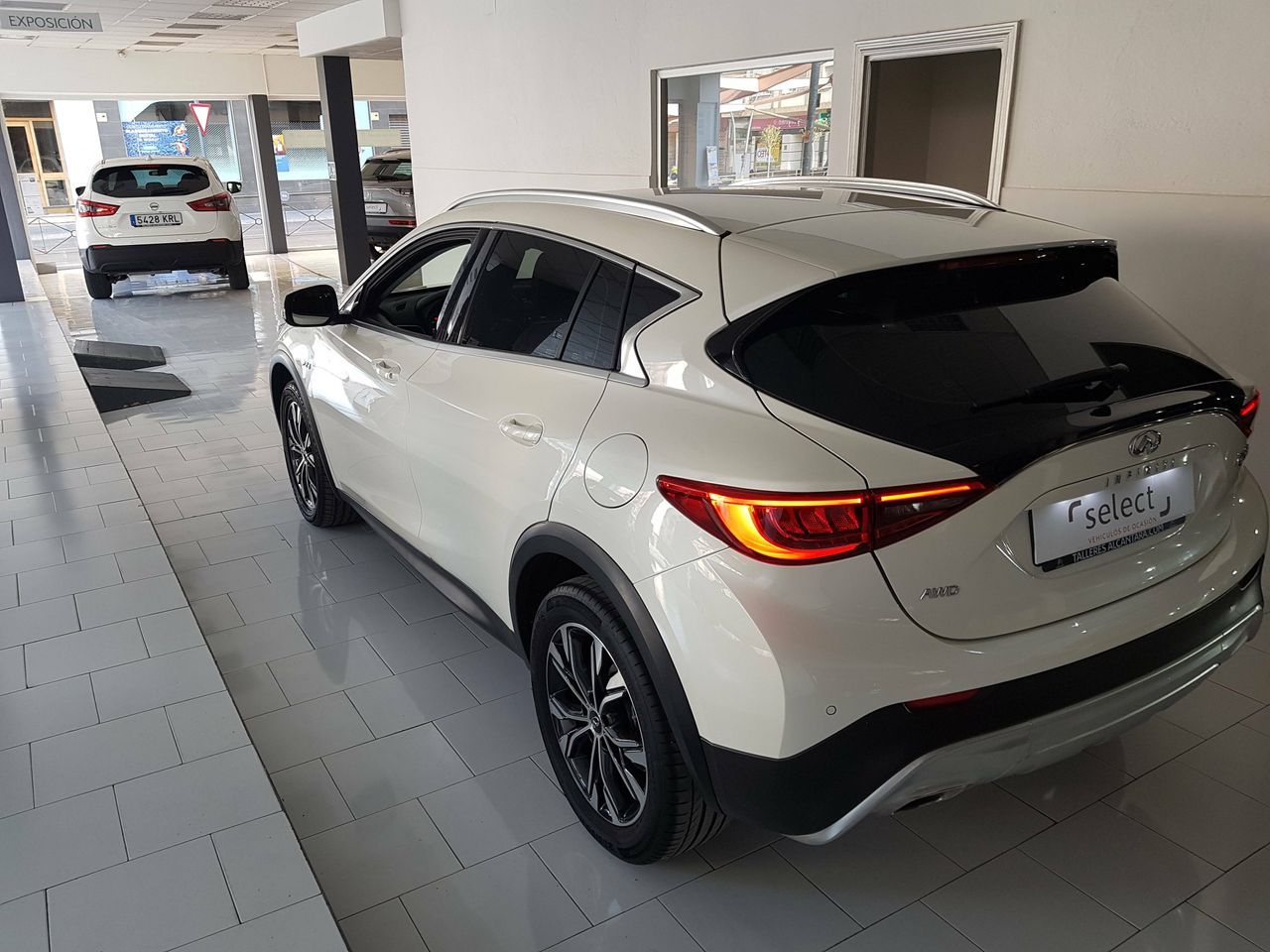 Foto Infiniti QX30 25