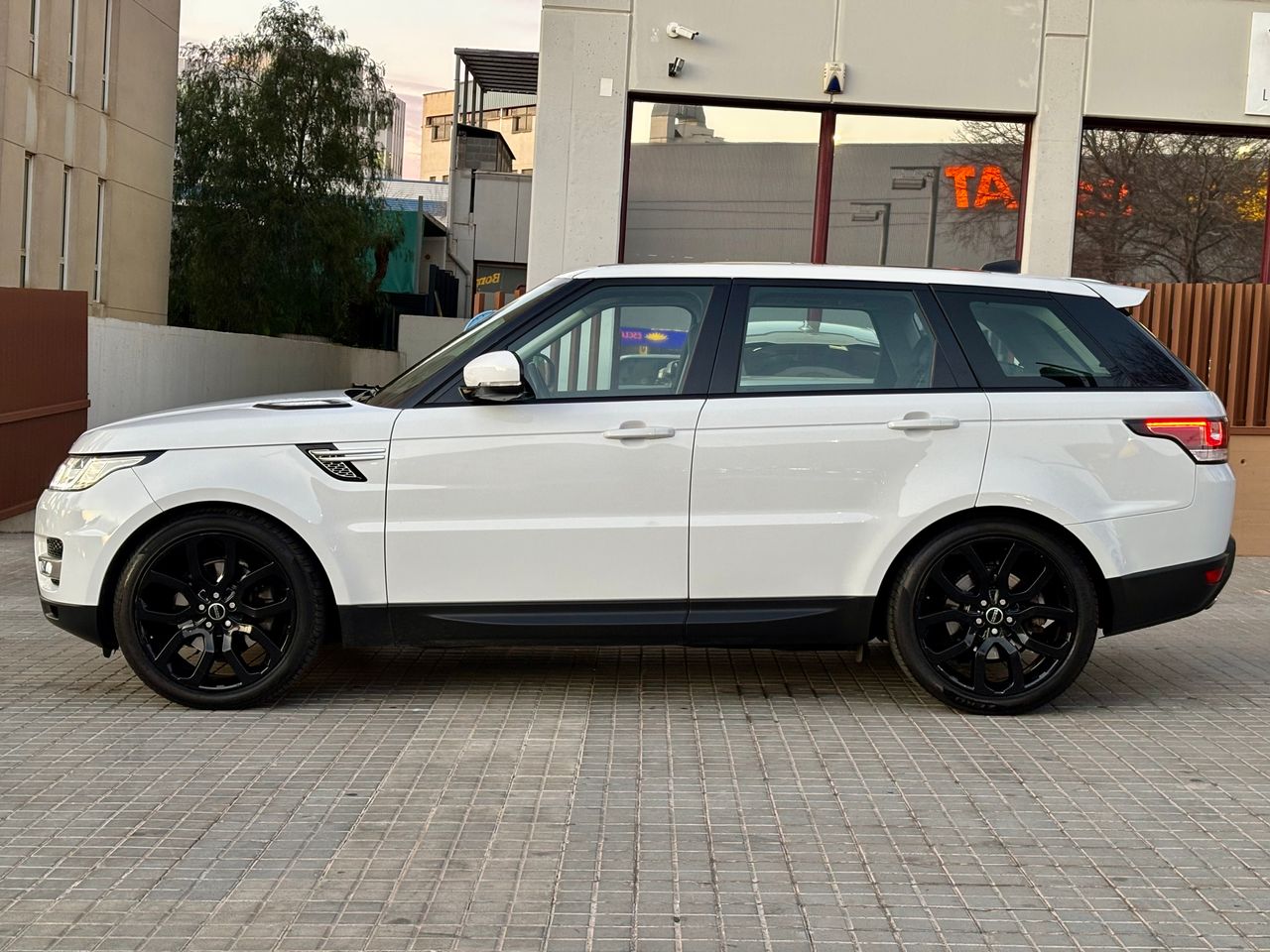 Foto Land-Rover Range Rover Sport 4