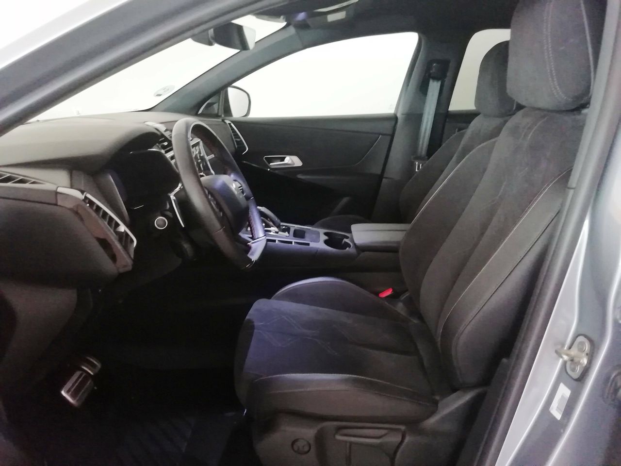 Foto DS Automobiles DS 7 9
