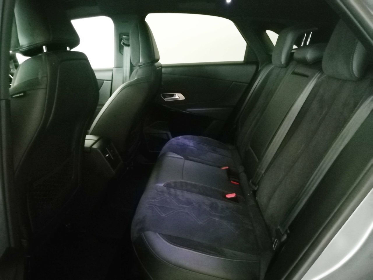 Foto DS Automobiles DS 7 10