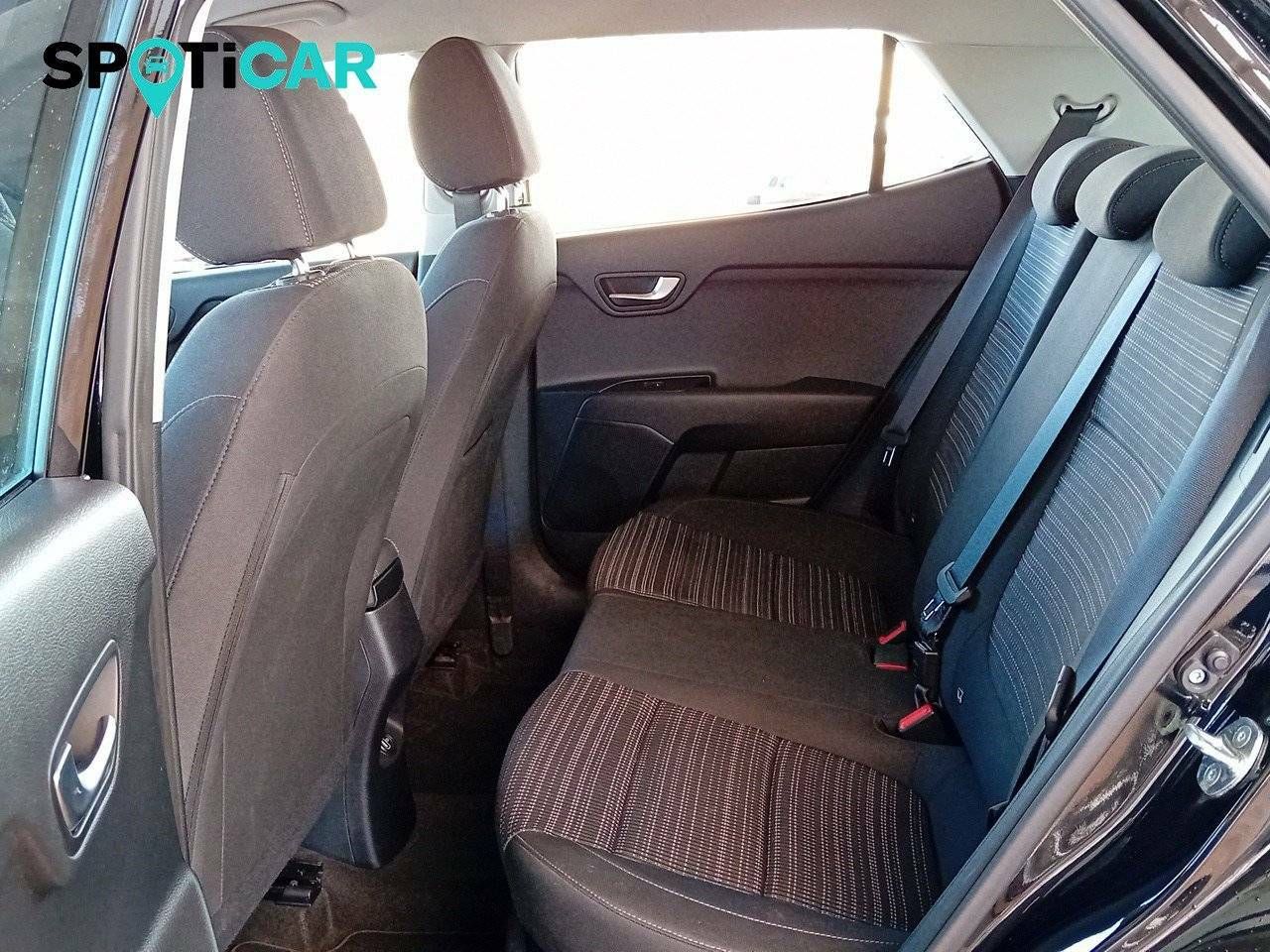 Foto Kia Stonic 12