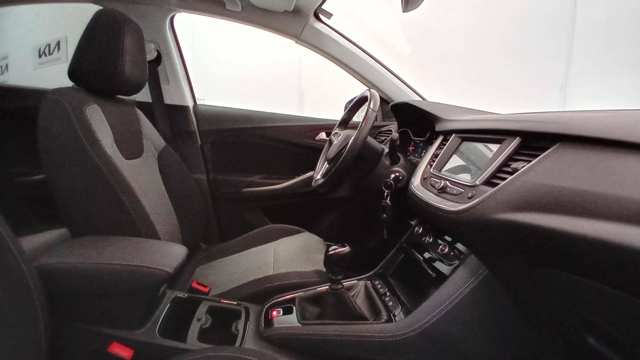 Foto Opel Grandland X 16