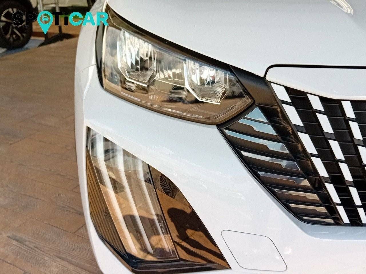 Foto Peugeot 2008 16