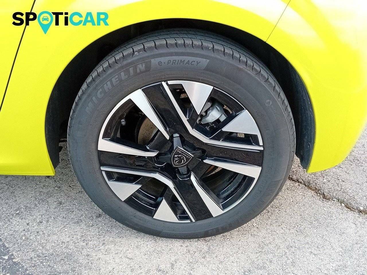 Foto Peugeot 208 13